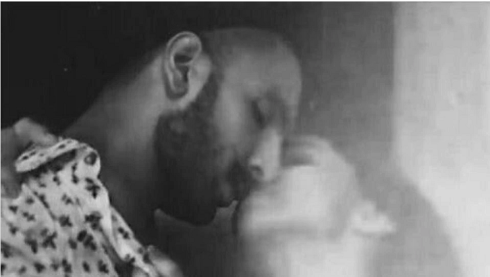 Deepika-Ranveer unseen intimate kissing scene goes viral on Twitter.