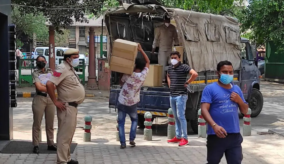 Business of Breath in Delhi, 96 oxygen concentrator recovered from Khan Chacha restaurant in Khan Market. Business of Breath in Delhi, 96 oxygen concentrator recovered from Khan Chacha restaurant in Khan Market.